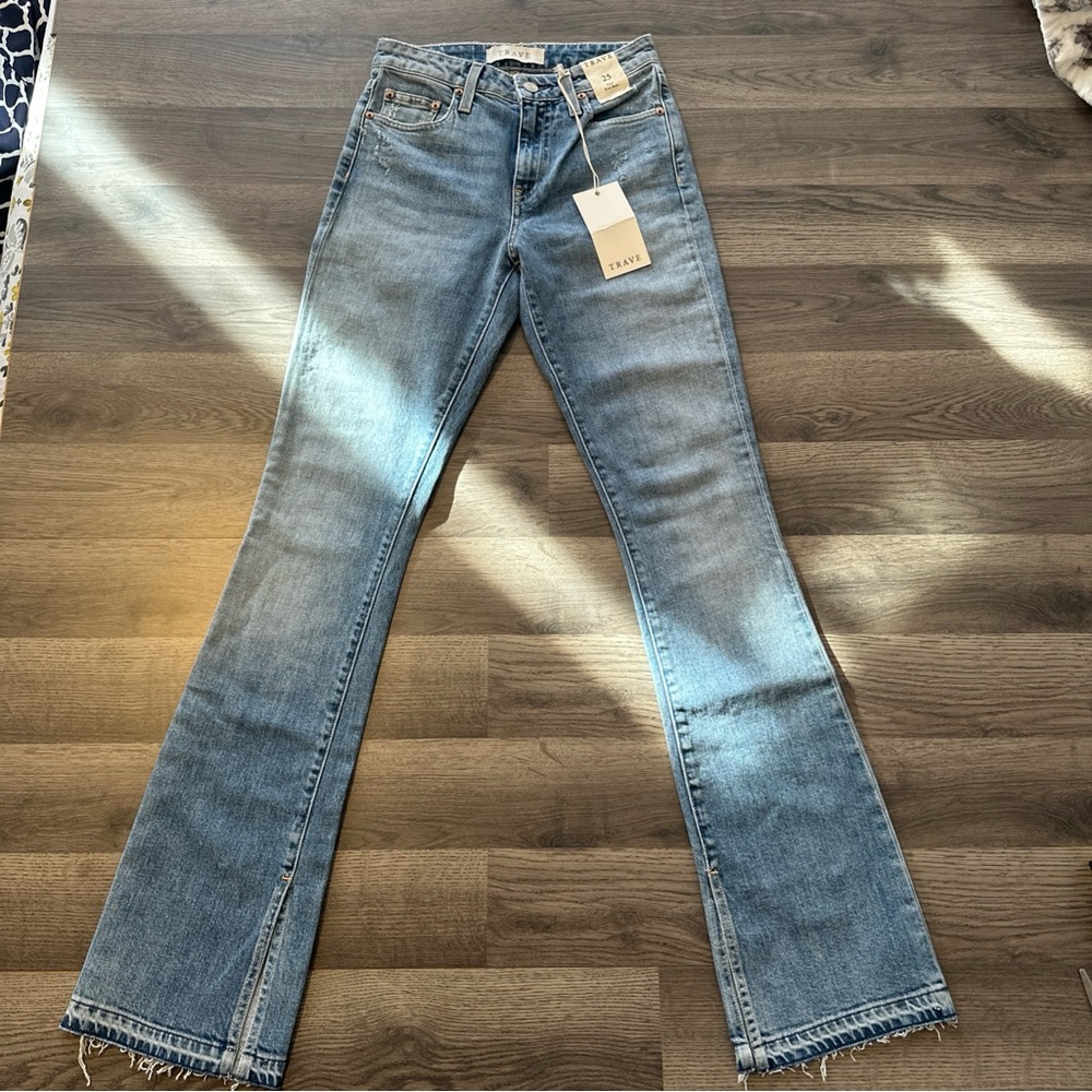 NWT Trave Denim Faye Slim Boot Jeans in Time After Time Size 25 32” Inseam